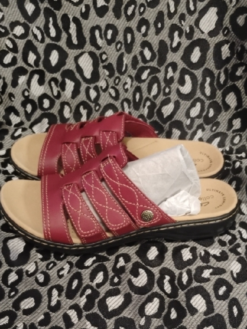 Clarks Women's Red Triple-Strap Slide Sandals - Picture 4 of 5